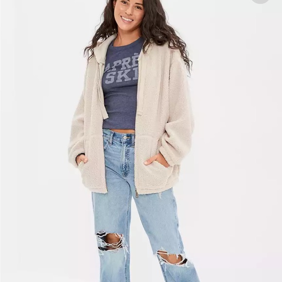 NWT AE Sherpa Zip-Up Hoodie COLOR CREAM SIZE LARGE - Picture 3 of 5